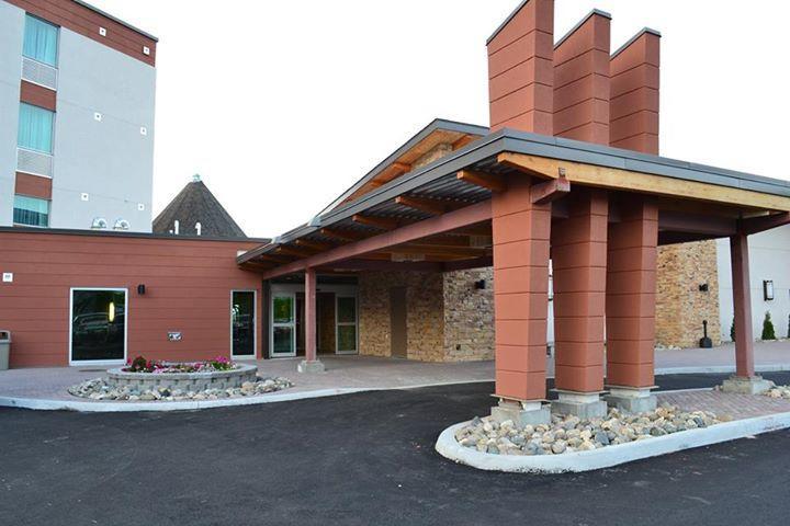 Manitoulin Hotel And Conference Centre Little Current Exterior photo